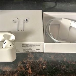Apple Airpods 1st Generation (CHECK DESCRIPTION)